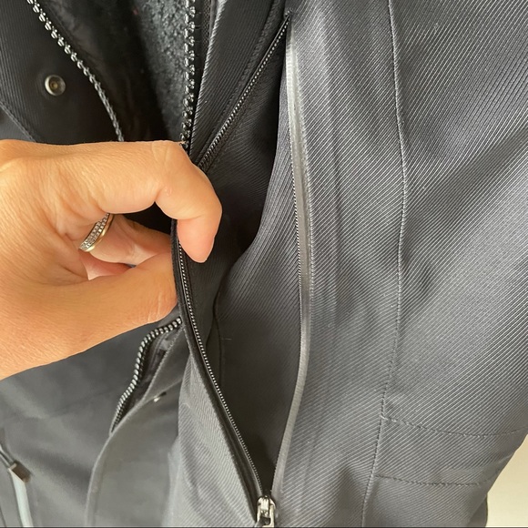 THE NORTH FACE LINED RAIN / SLEET JACKET - Picture 5 of 15